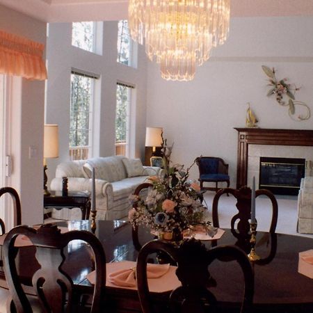 River Cove Elegant Waterfront Bed & Breakfast Post Falls Exteriér fotografie